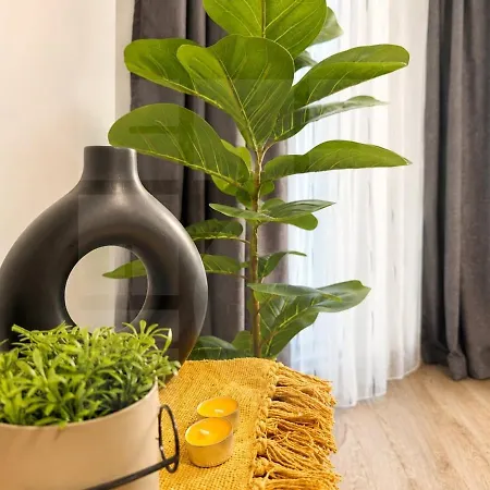 1br Golden Urban Retreat With Parking Apartment *