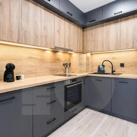 1br Golden Urban Retreat With Parking