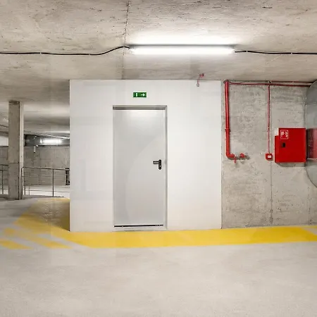 1br Golden Urban Retreat With Parking Apartment